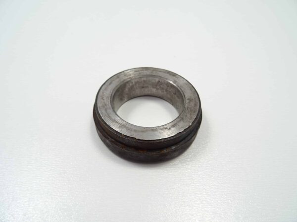 wheel bearing retainer/spacer left or right Fiat 124 Spider