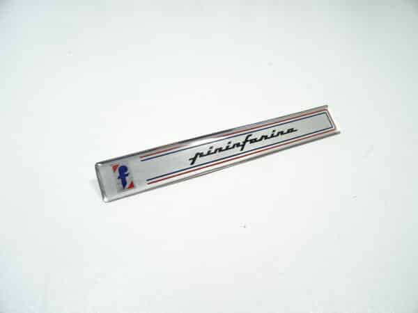 emblem "Pininfarina" Fiat 124 Spider