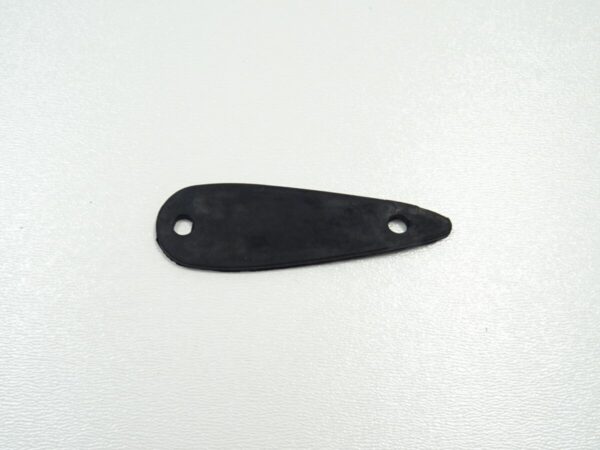 gasket top boot hook -82 Fiat 124 Spider