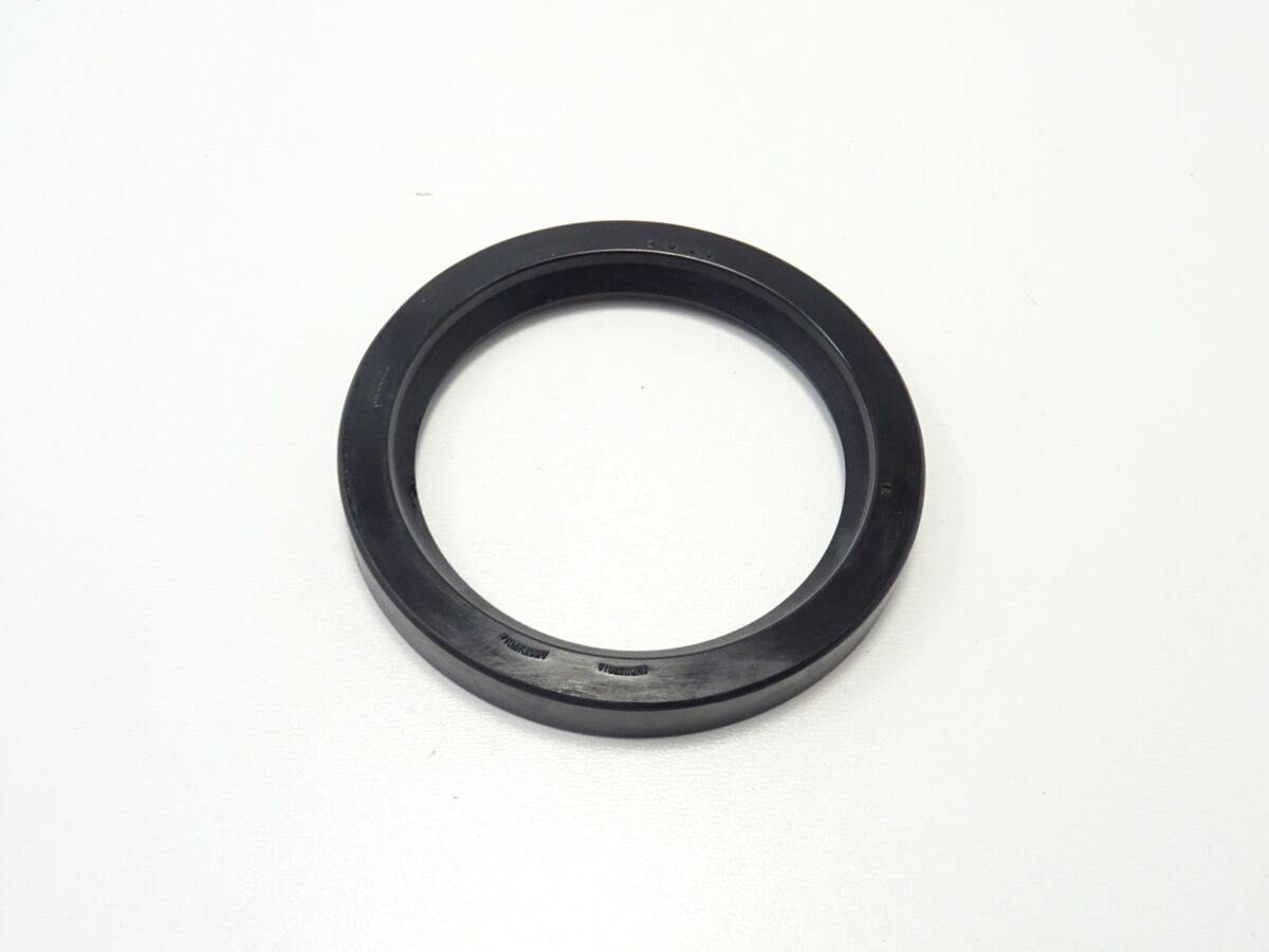 main seal rear to 73 Fiat 124 Spider