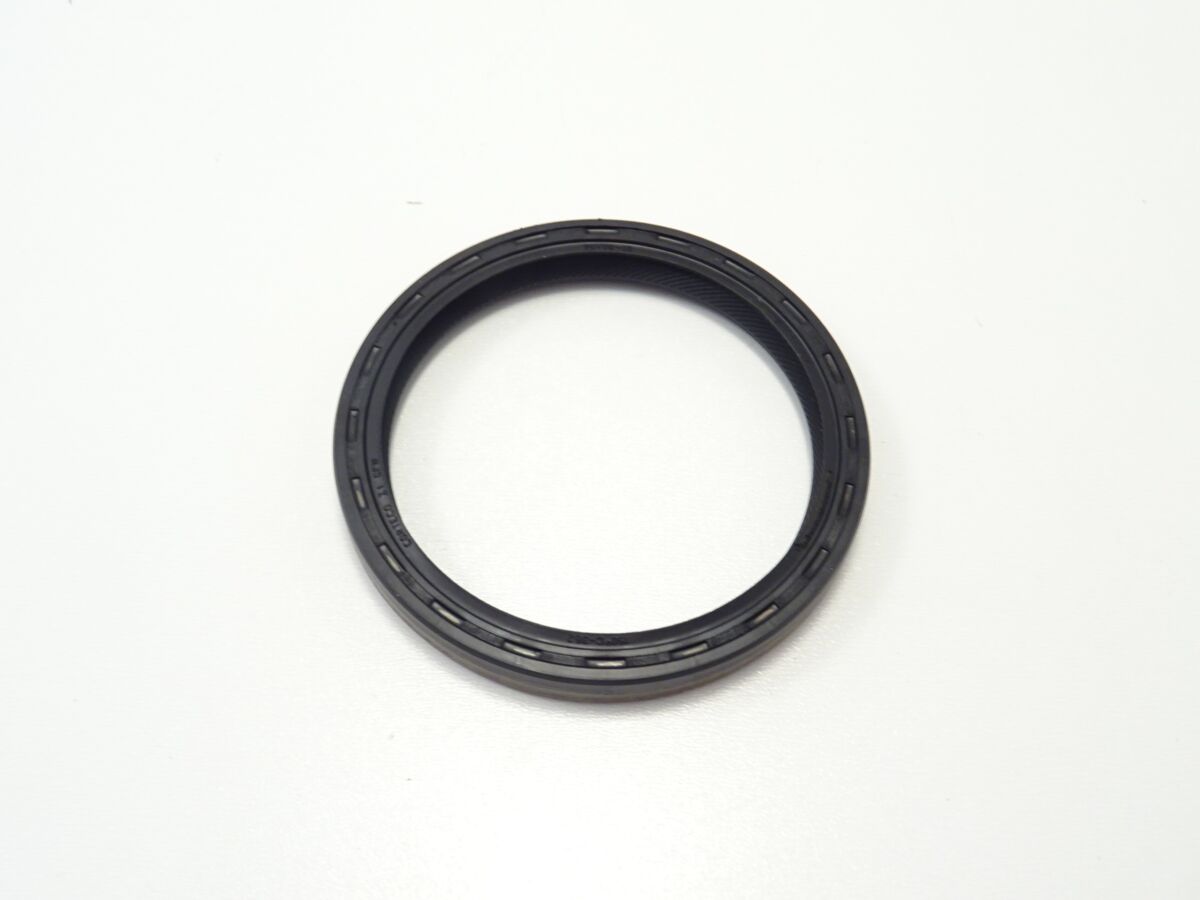 main seal rear up 73 Fiat 124 Spider