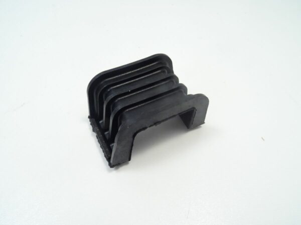 rubber in radiator support bracket Fiat 124 Spider