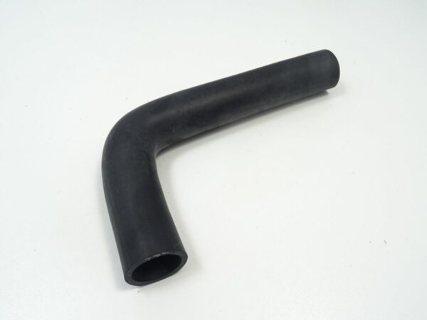 water hose upper left T-piece to radiator 1800 / 2000 Fiat 124 Spider