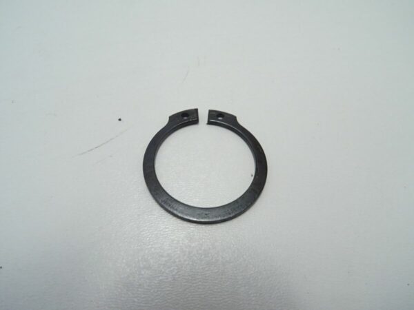 safety clip 28,5 mm (main shaft in rear) Fiat 124 Spider