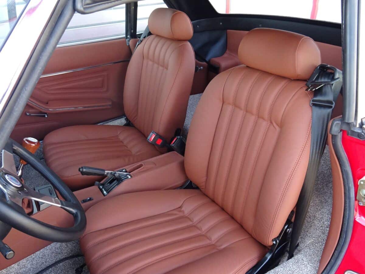 Vinyl leather interior, color of your choice including removal / installation Fiat 124 Spider - Image 9